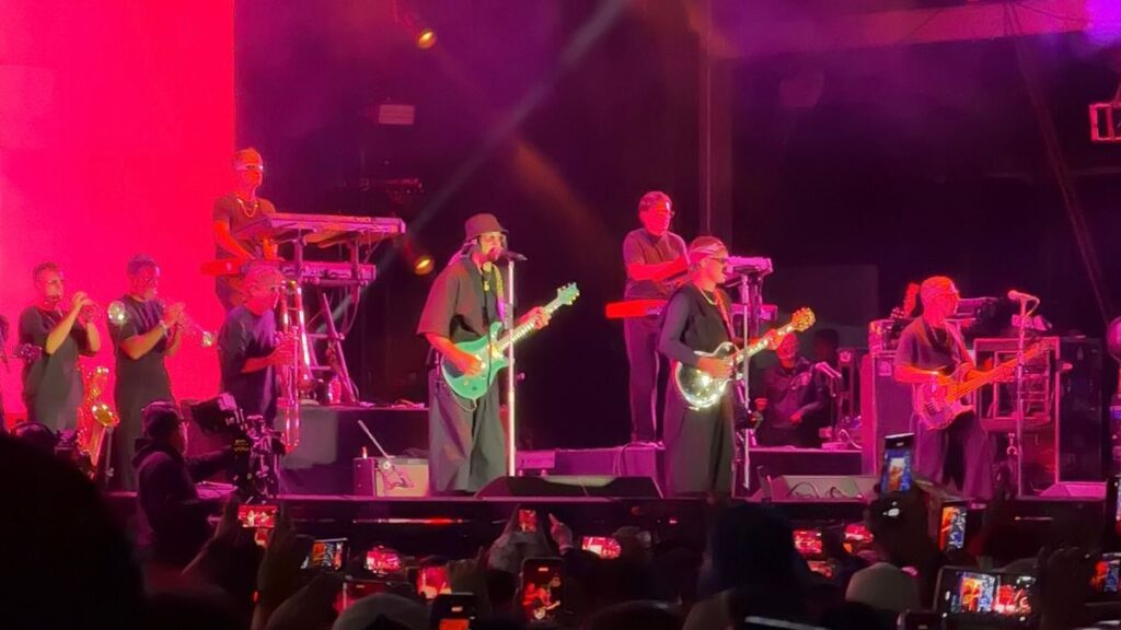 Illya Kuryaki and The Valderramas en su presentación del Vive Latino 2026.