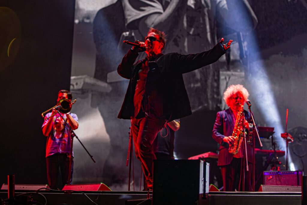 Los Fabulosas Cadillacs en concierto en CDMX.