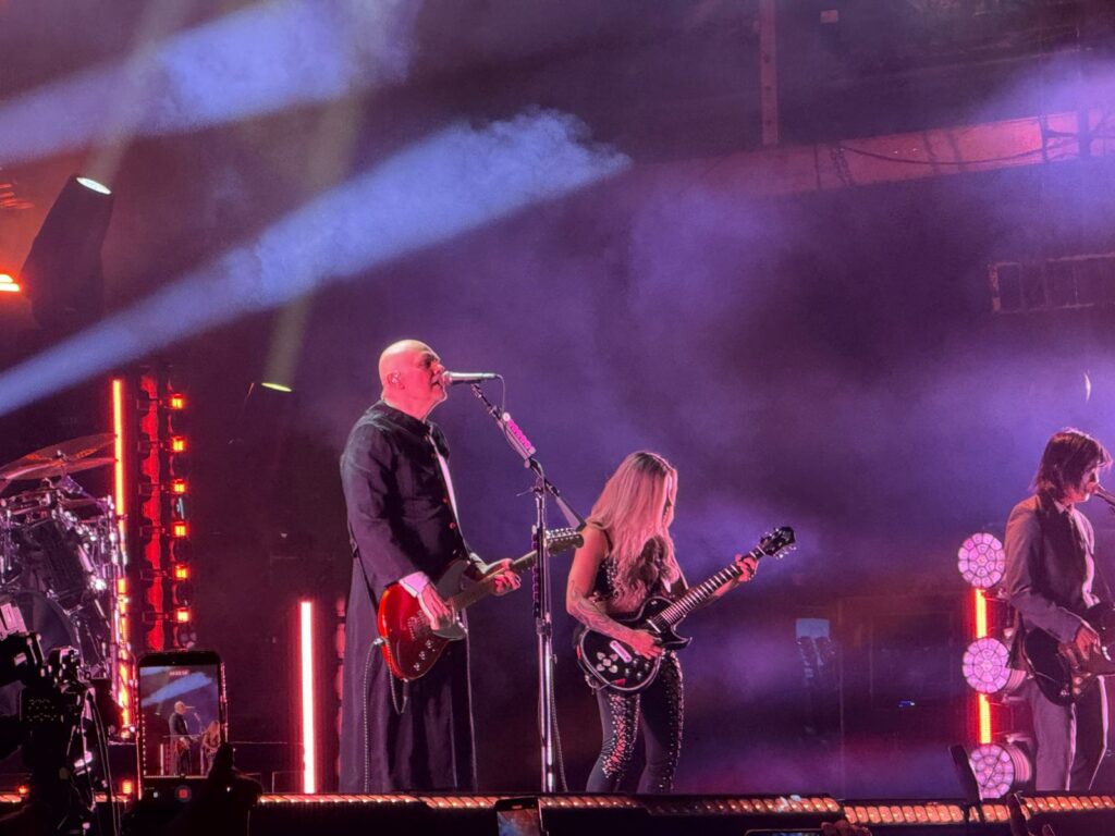 The Smashing Pumpkins en su presentación en el Vive Latino 2026.