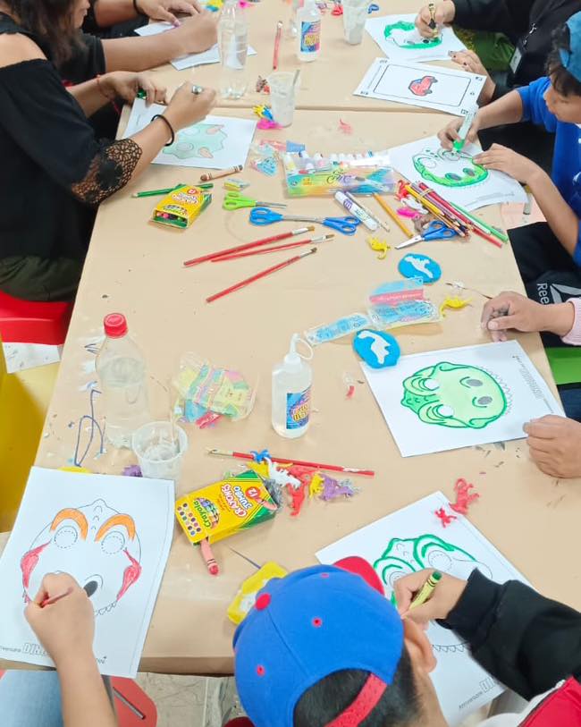 Las actividades tienen temática de dinosaurios.