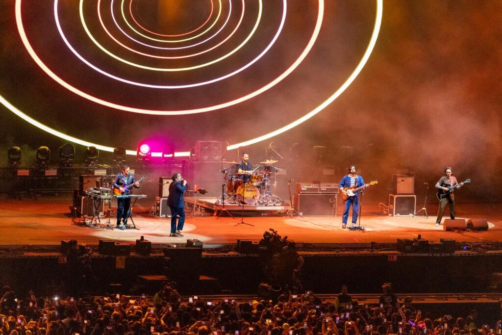 Enjambre conquistaron en escenario principal del Vive Latino 2026. 