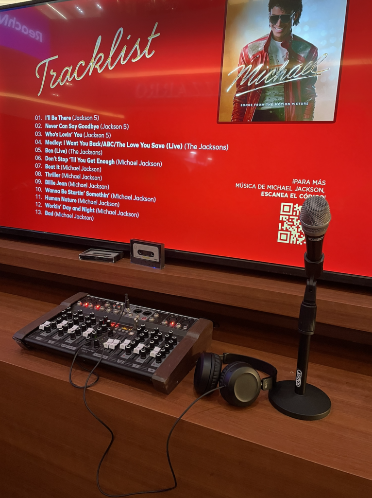 También podrás escuchar la playlist de la película.