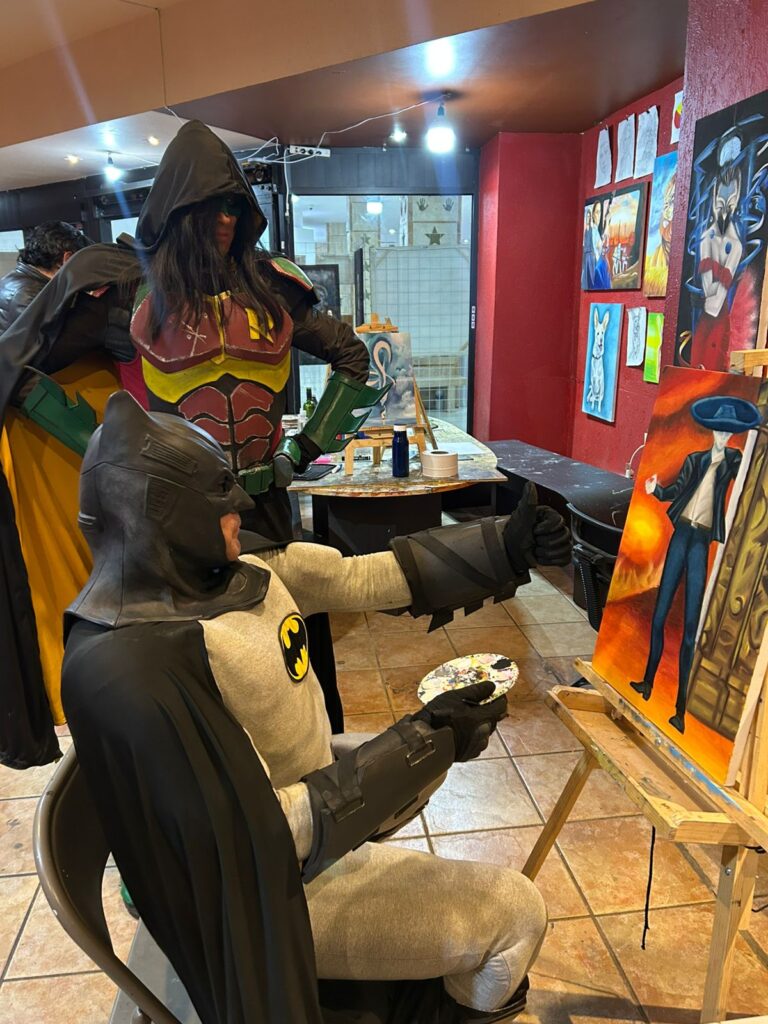 La propuesta artística de este año integra cosplay y artes visuales en un formato accesible. 