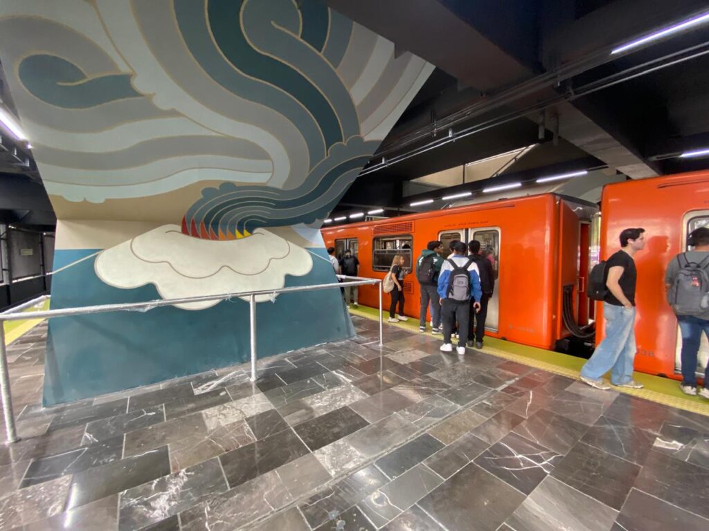 Nuevos murales de Metro Universidad