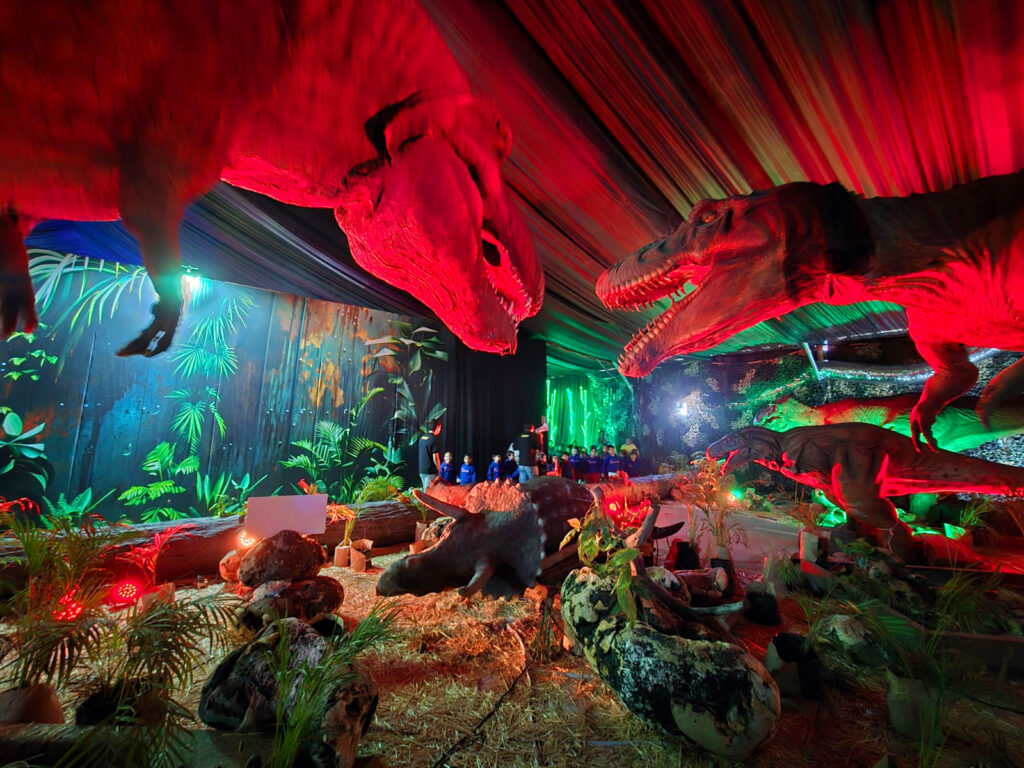 Te contamos todo sobre la nueva experiencia inmersiva de dinosaurios. 