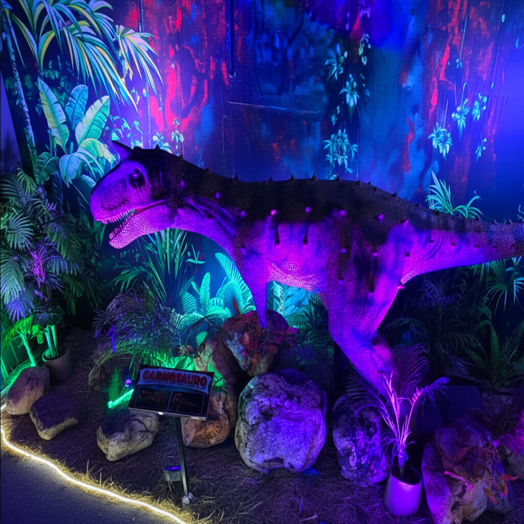 No sólo podrás ver dinosaurios animatrónicos, también aprenderás sobre ellos.