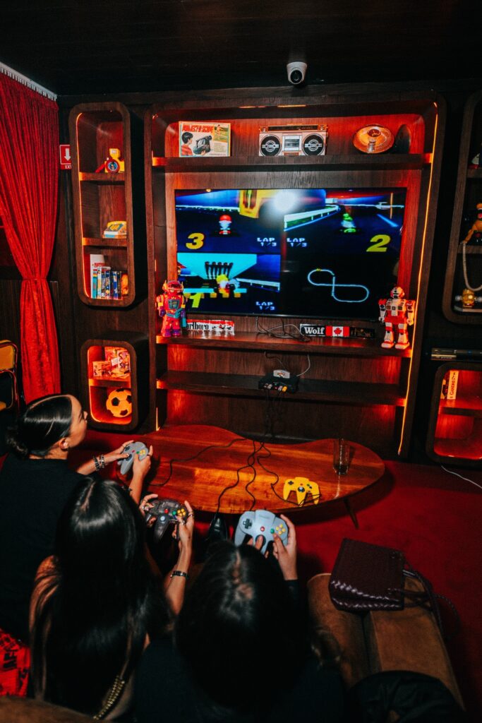 videojuegos en café drama
