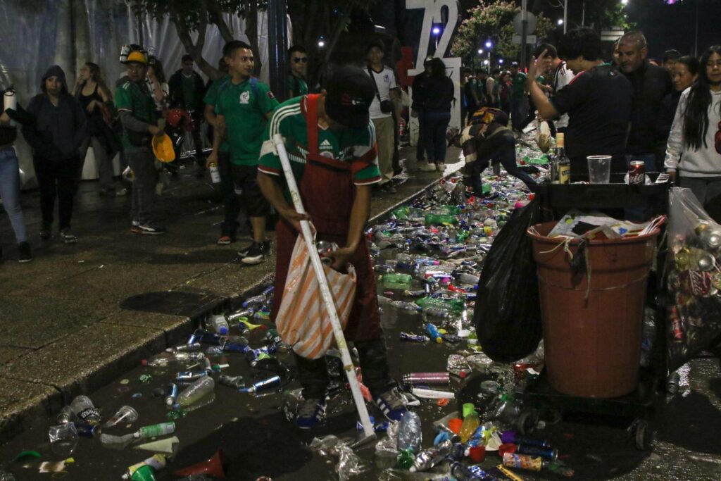 Mundial genera basura en CDMX