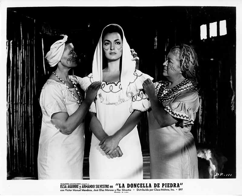 escena de la película La doncella de piedra