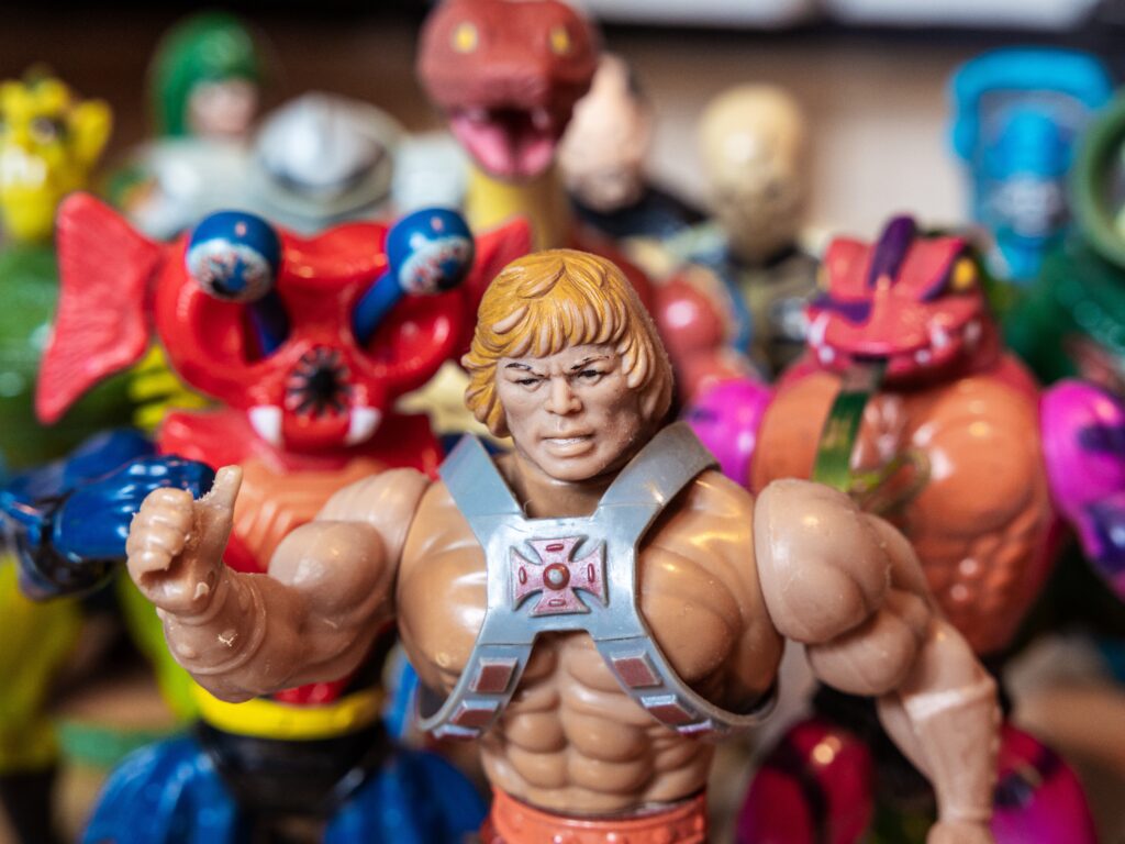 Encuentra piezas para tu colección este bazar geek.