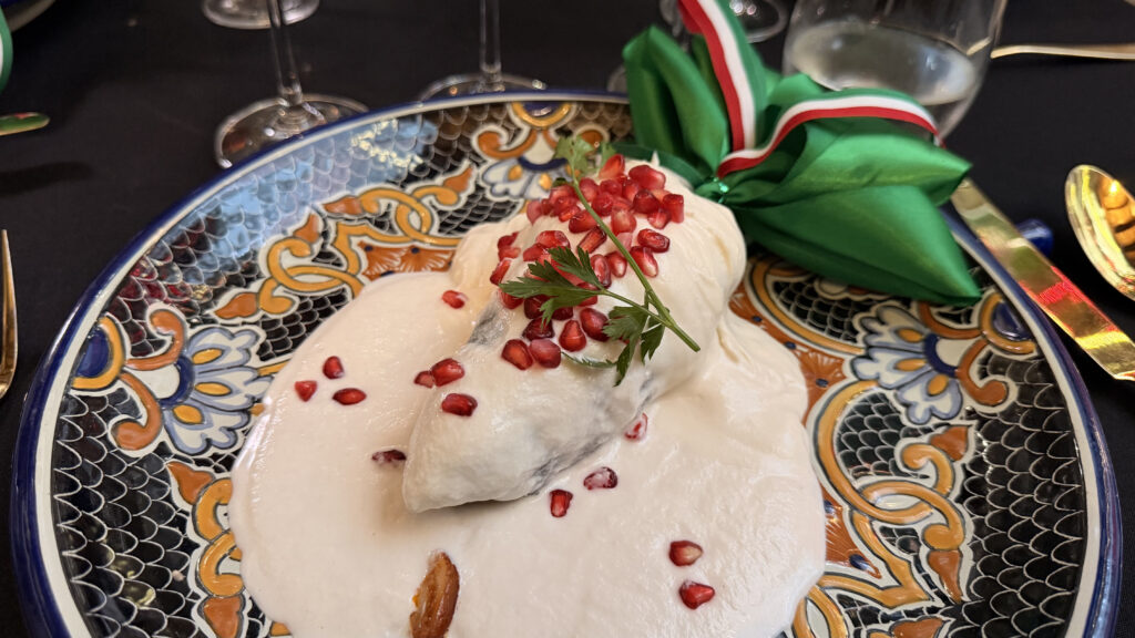 chiles en nogada de Azulísimo y Azul Histórico, CDMX