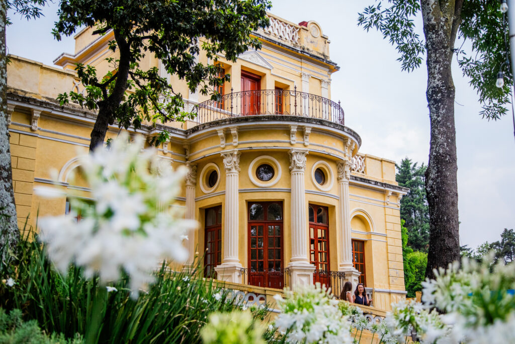 fachada de Casa Frissac en el centro de Tlalpan