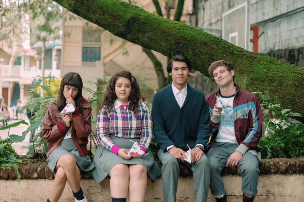 Alex (Nicolás Haza), Marifer (Camila Calónico), Tenoch (Virgilio Delgado) y Daniela (Macarena Oz) de Nadie nos va a extrañar temporada 2