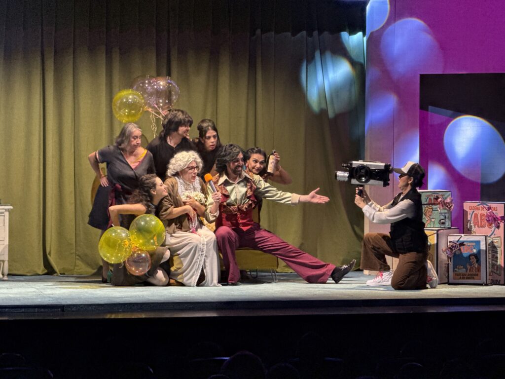 actores de las obra de teatro El eterno femenino