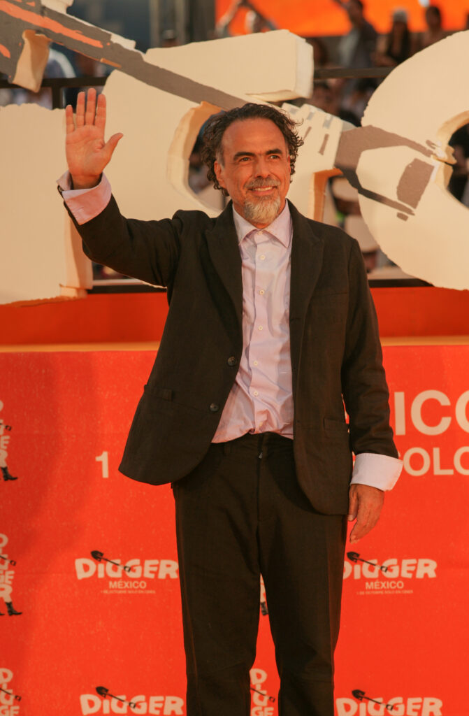 Alejandro González Iñárritu llegó al evento para presentar su más reciente proyecto cinematográfico