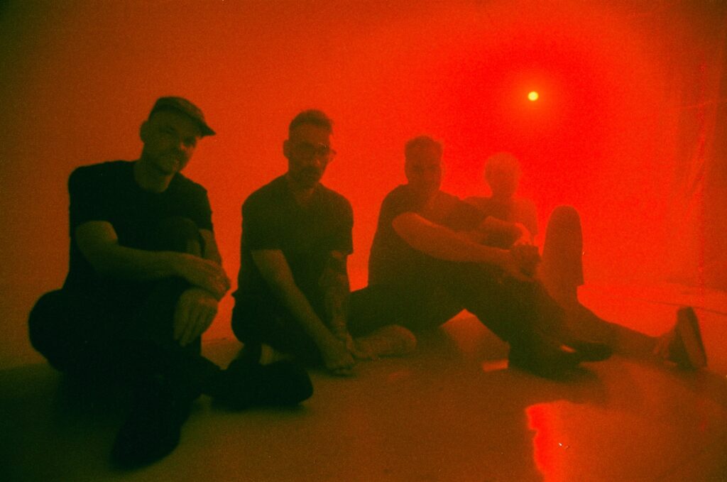 Mike Kinsella, Steve Holmes, Steve Lamos y Nate Kinsella