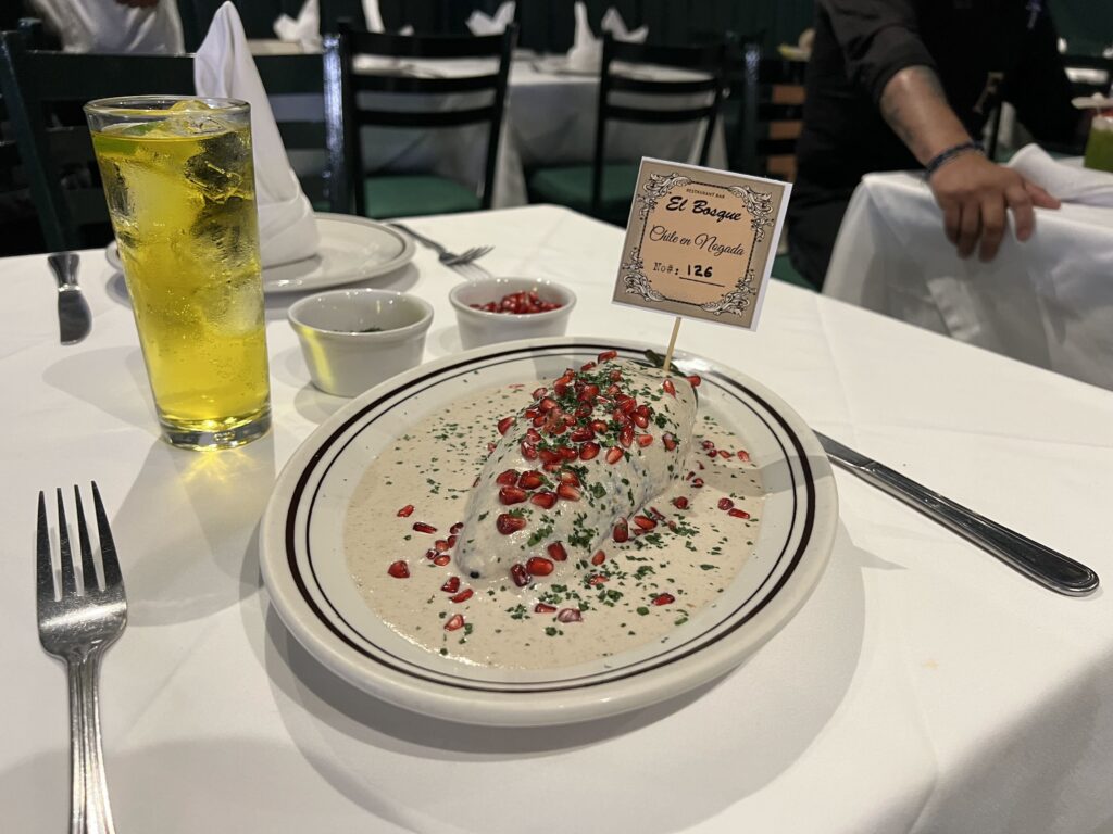 chiles en nogada en CDMX: El Bosque