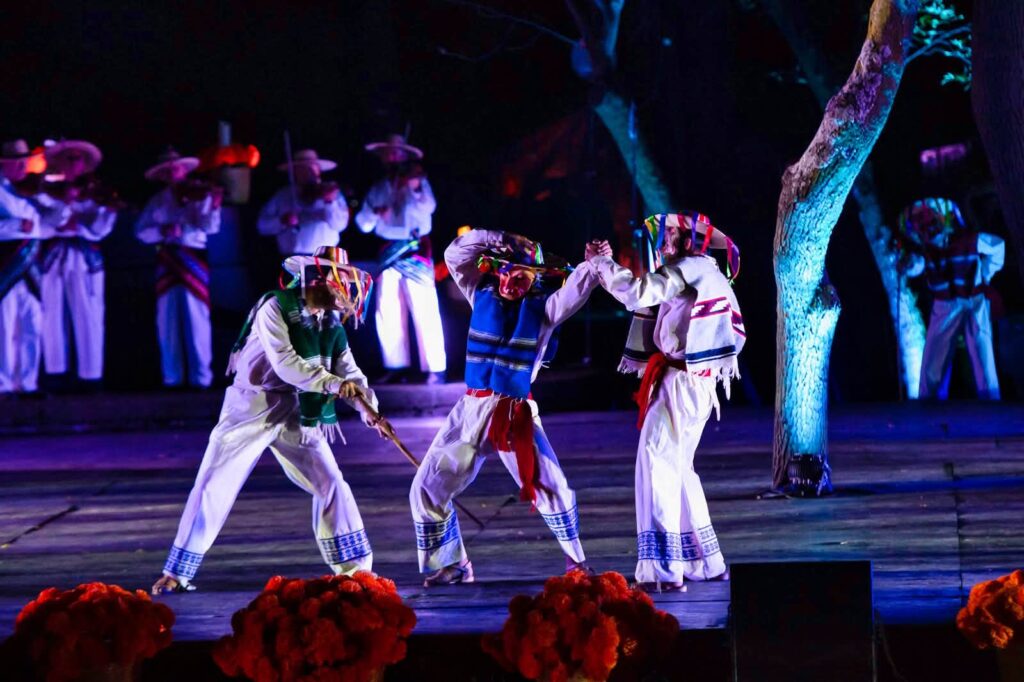 bailarines del Ballet Folklórico de México