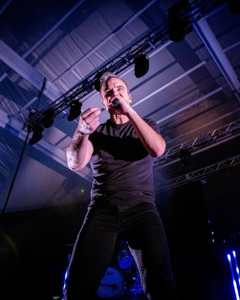 Samuel T. Herring vocalista de Future Islands.