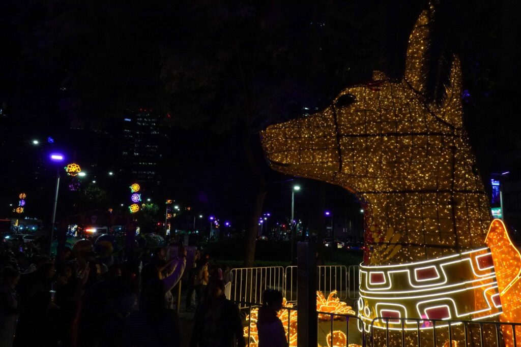 esculturas luminosas de Día de Muertos en CDMX