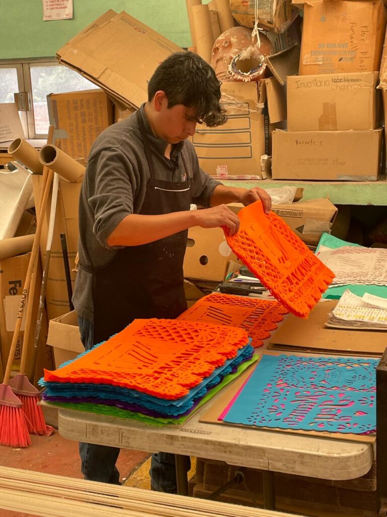 Cómo aprender a hacer papel picado