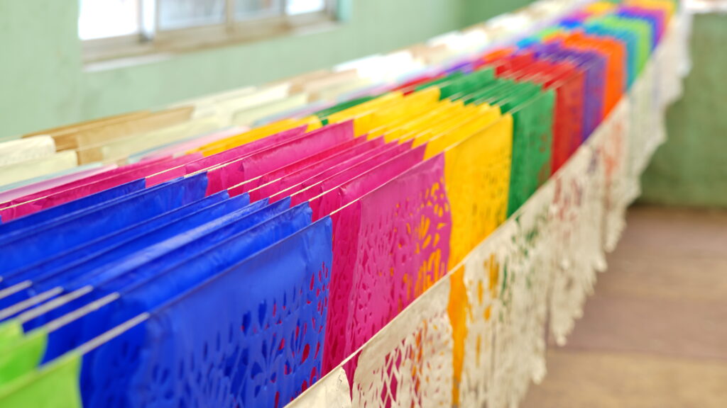 Taller artesanal de papel picado