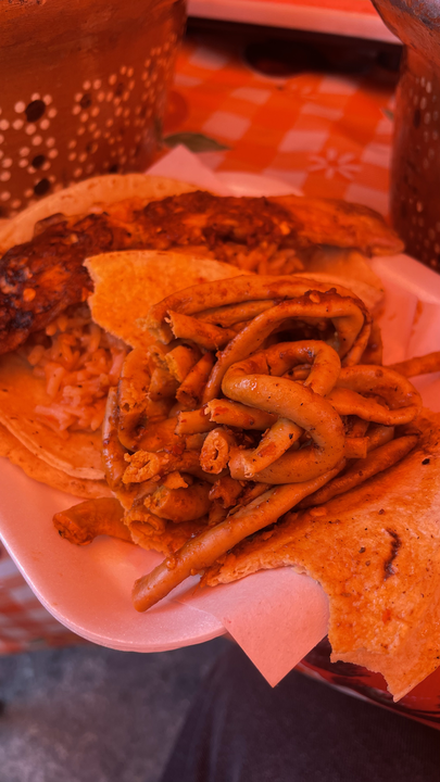 Tacos de tripa de pollo