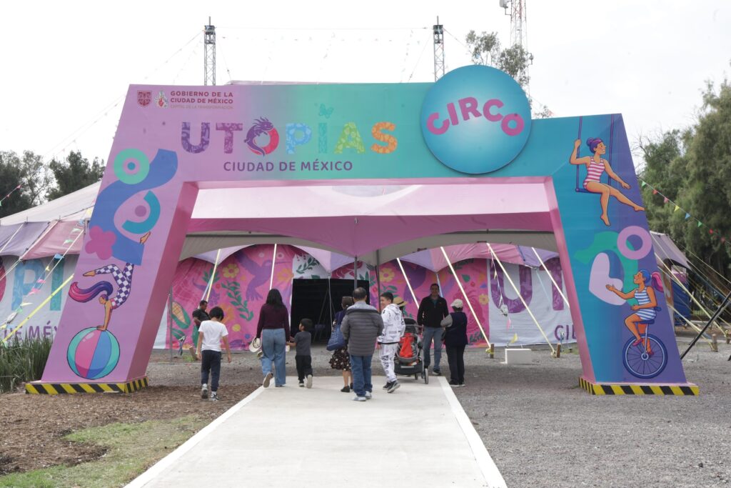 Carpa de circo de la Utopía La Soberana en la GAM.
