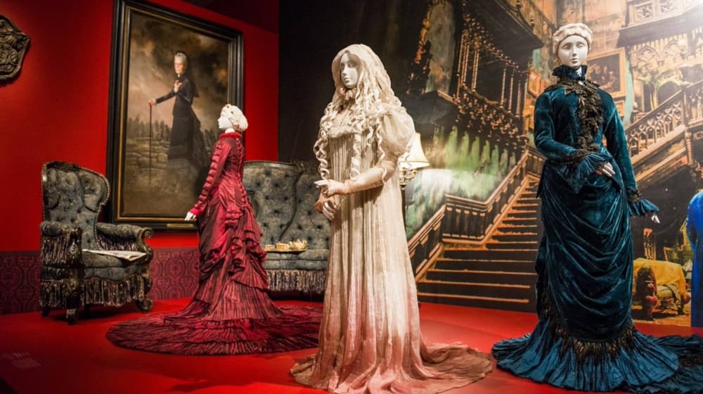 en casa con mis monstruos