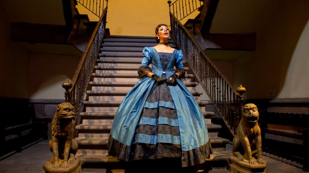 Contigo en la distancia