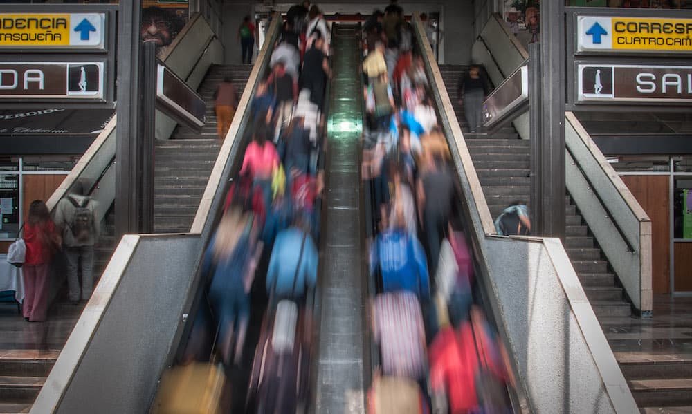 usuario detenido en el metro