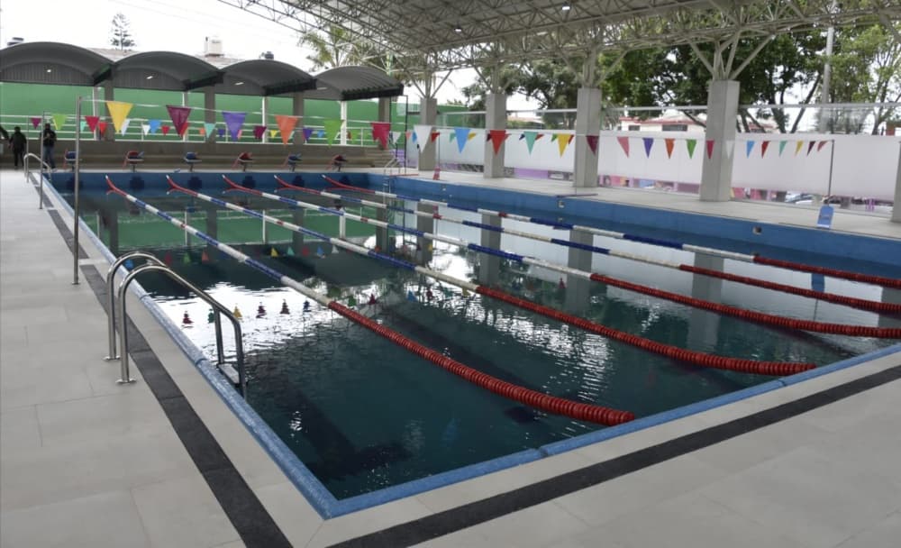 escuela de natación gratuita