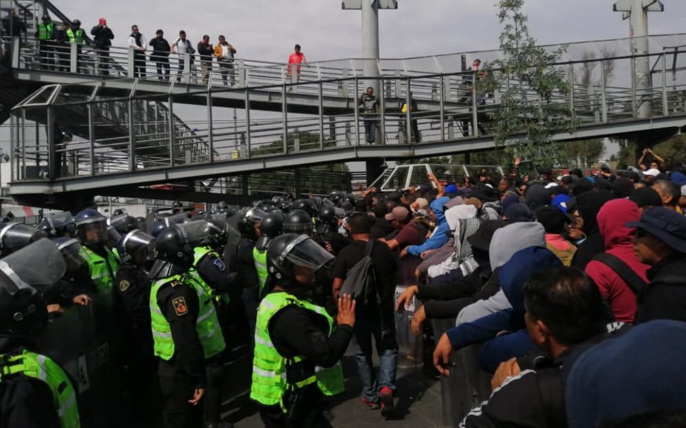 policías federales se enfrentan