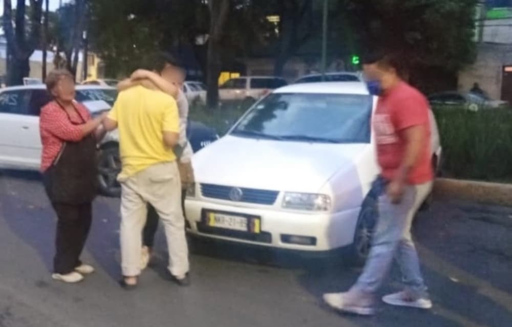 hombre extraviado en el metro