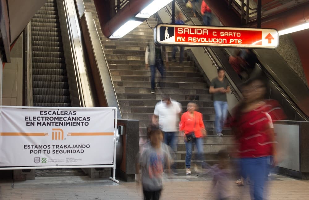 escaleras electromecánicas del Metro