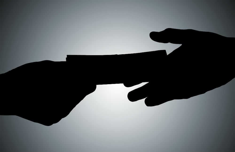 Ley de Muerte Politica para Funcionarios Corruptos