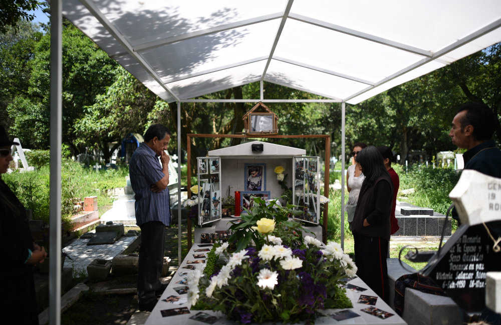 trabajar-con-muertos-panteon