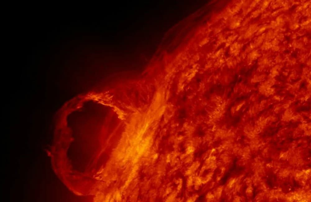 Corre por los audífonos y conoce el sonido del Sol