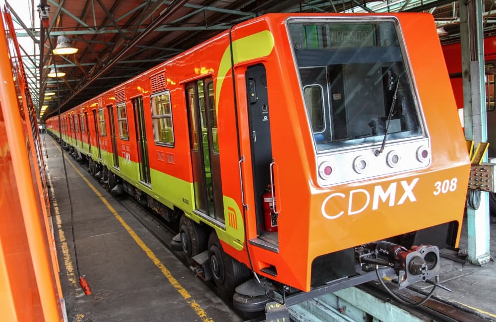 horarios del metro y metrobús en el puente del 18 de marzo