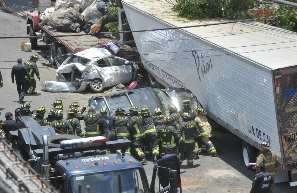 Vinculan a proceso a conductor del tráiler que chocó en Santa Fe