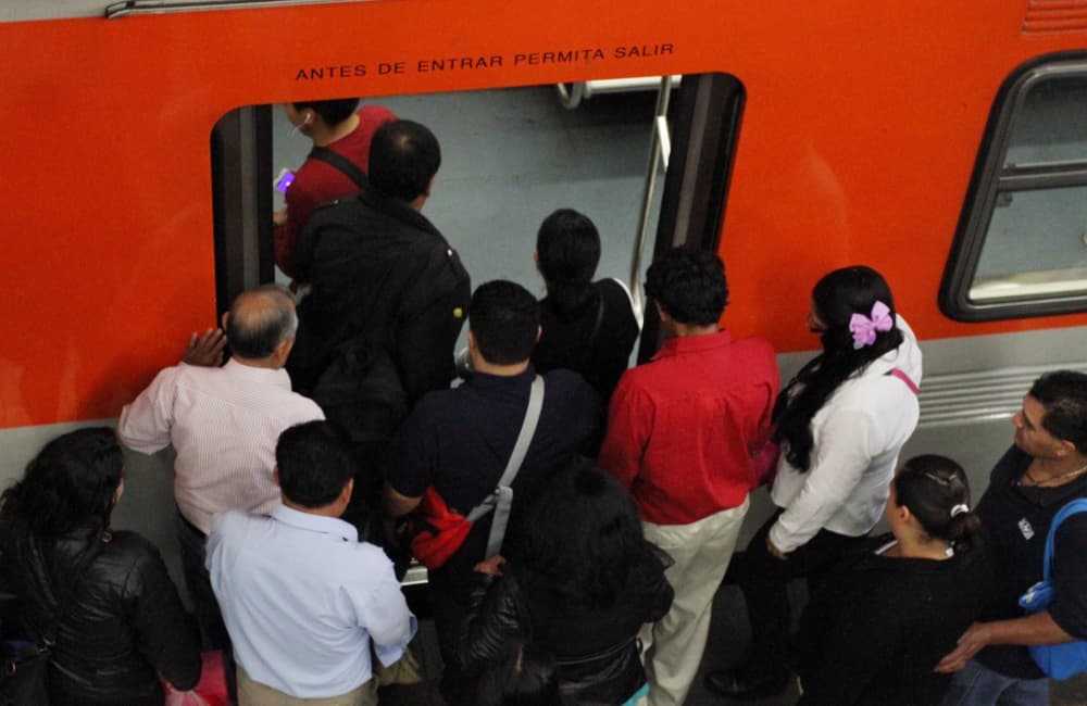 Presentan plan para reordenar ingreso a Metro Pantitlán