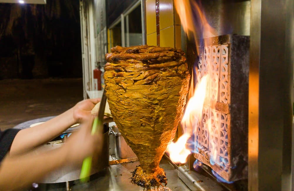 TAQUERÍA REGALA TACOS SI LLEVAS TU HUAWEI