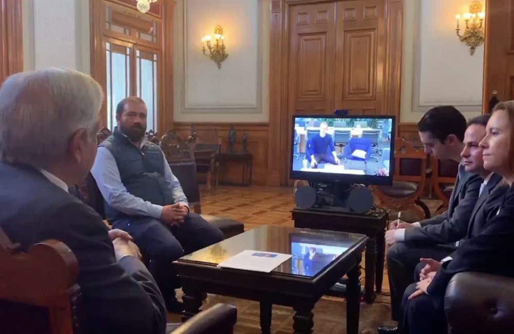 AMLO y Mark Zuckerberg hicieron videoconferencia, ¿de qué hablaron?