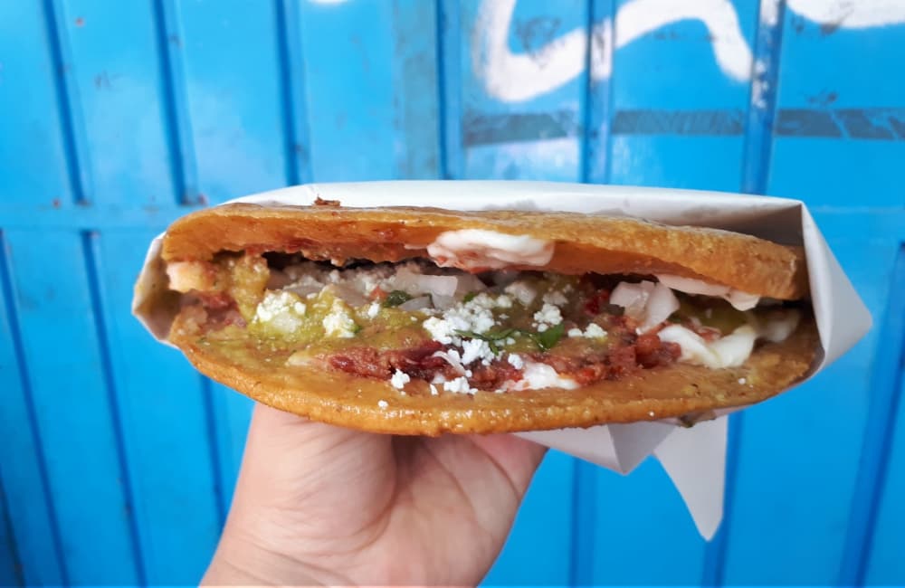 GORDITAS DE CHICHARRÓN DE COYUYA