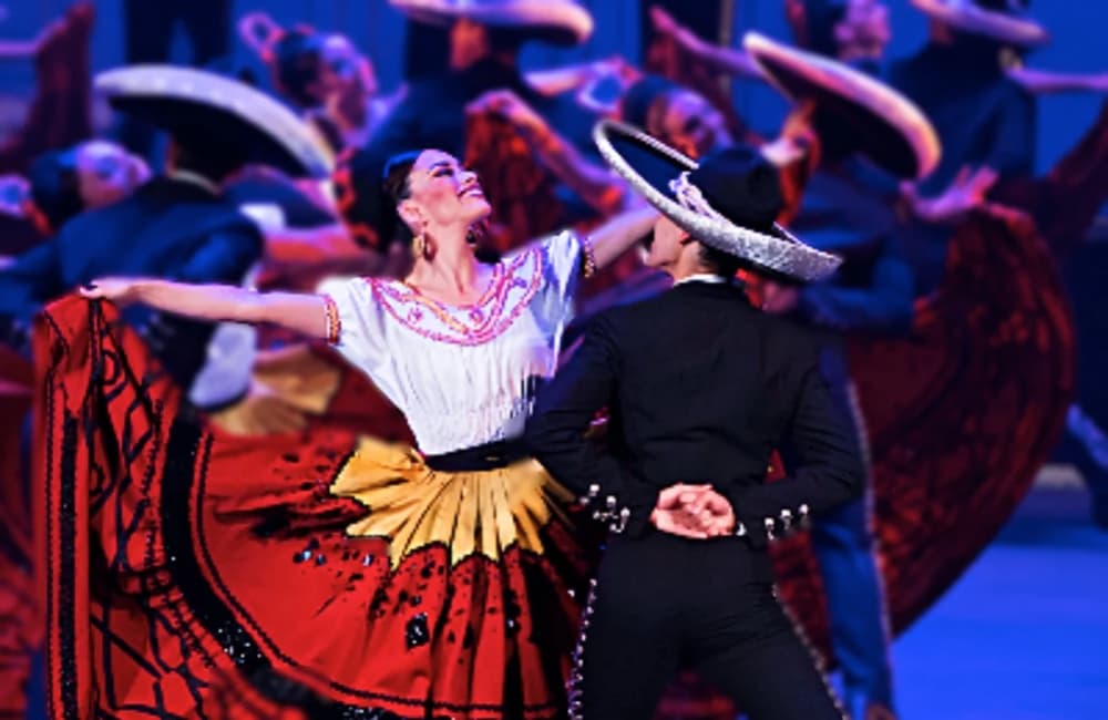 gala de septiembre 2019 de amalia hernández