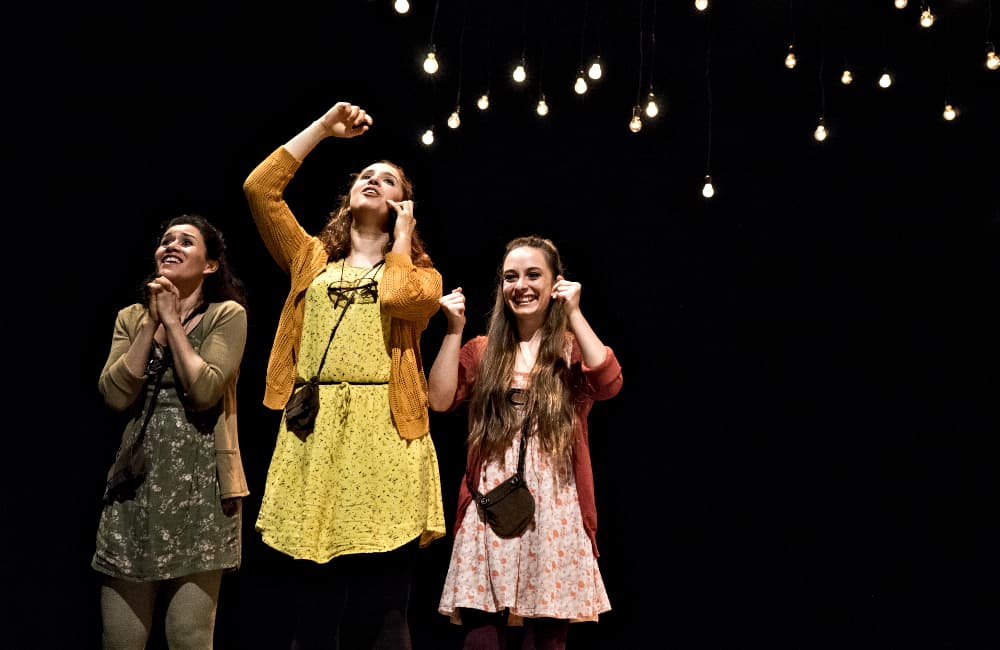 el amor de las luciérnagas en el teatro de la ciudad