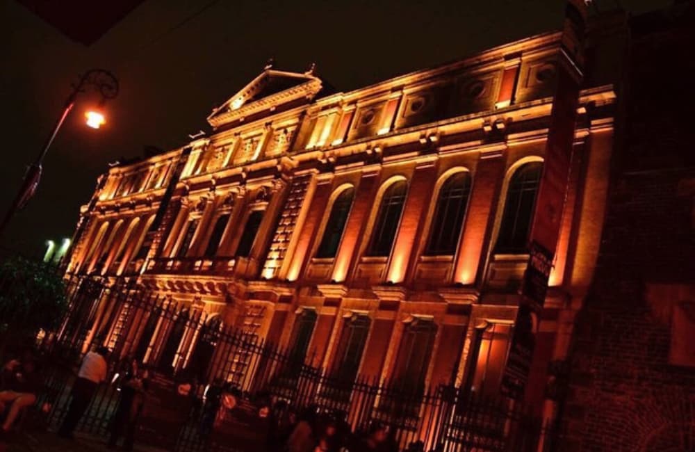 festival de muertos en el palacio de la autonomía