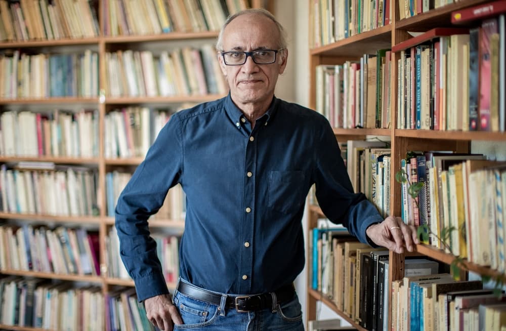 Almadía acaba de publicar una recopilación de cuentos de Francisco Hinojosa