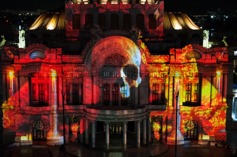 Video mapping en monumentos históricos de la CDMX