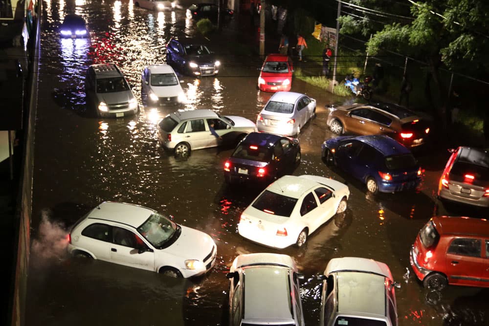 Inundación en coche